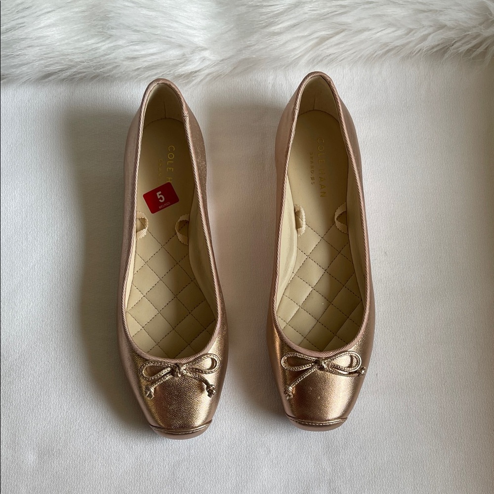 Cole Haan Girls Downtown Metallic Gold Ballet Flats Size 5B.